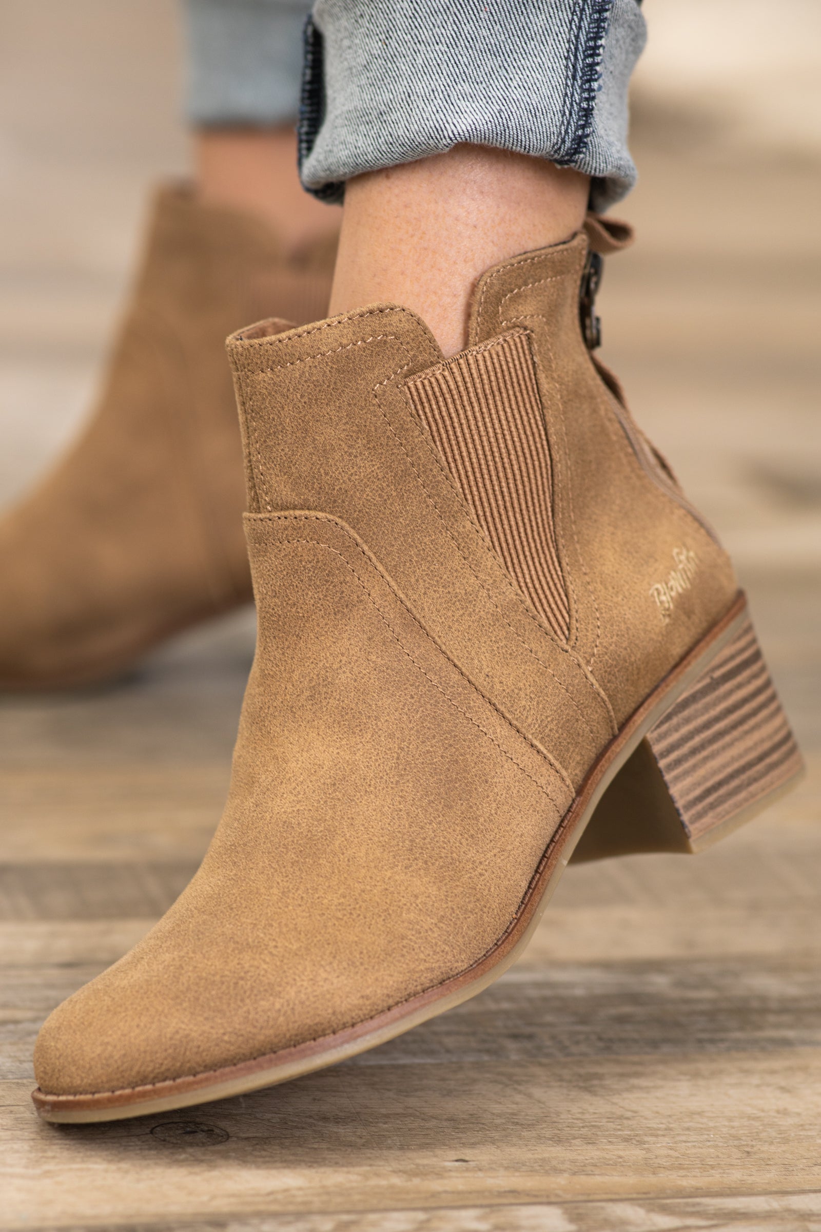 Suede 2025 tan booties