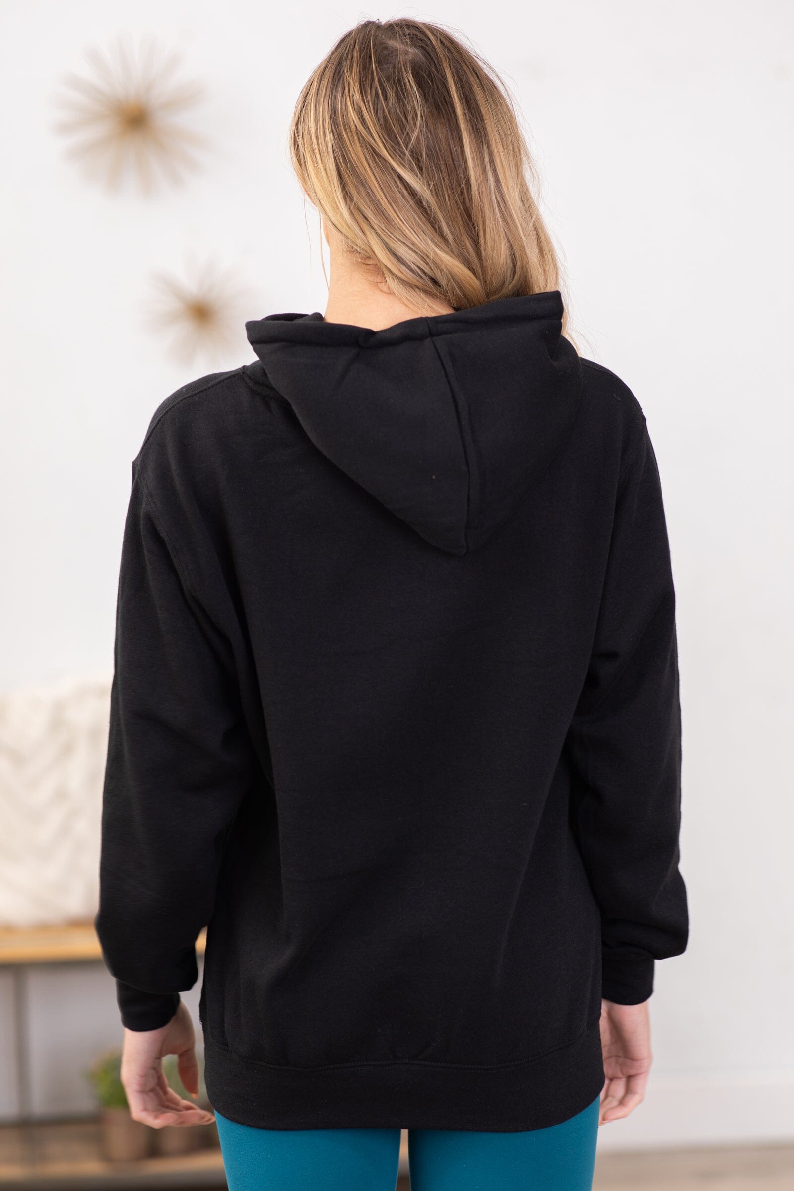 Black kangaroo pocket discount hoodie