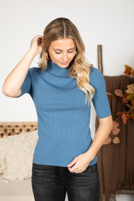 Short Sleeve Mock Neck Knit Top