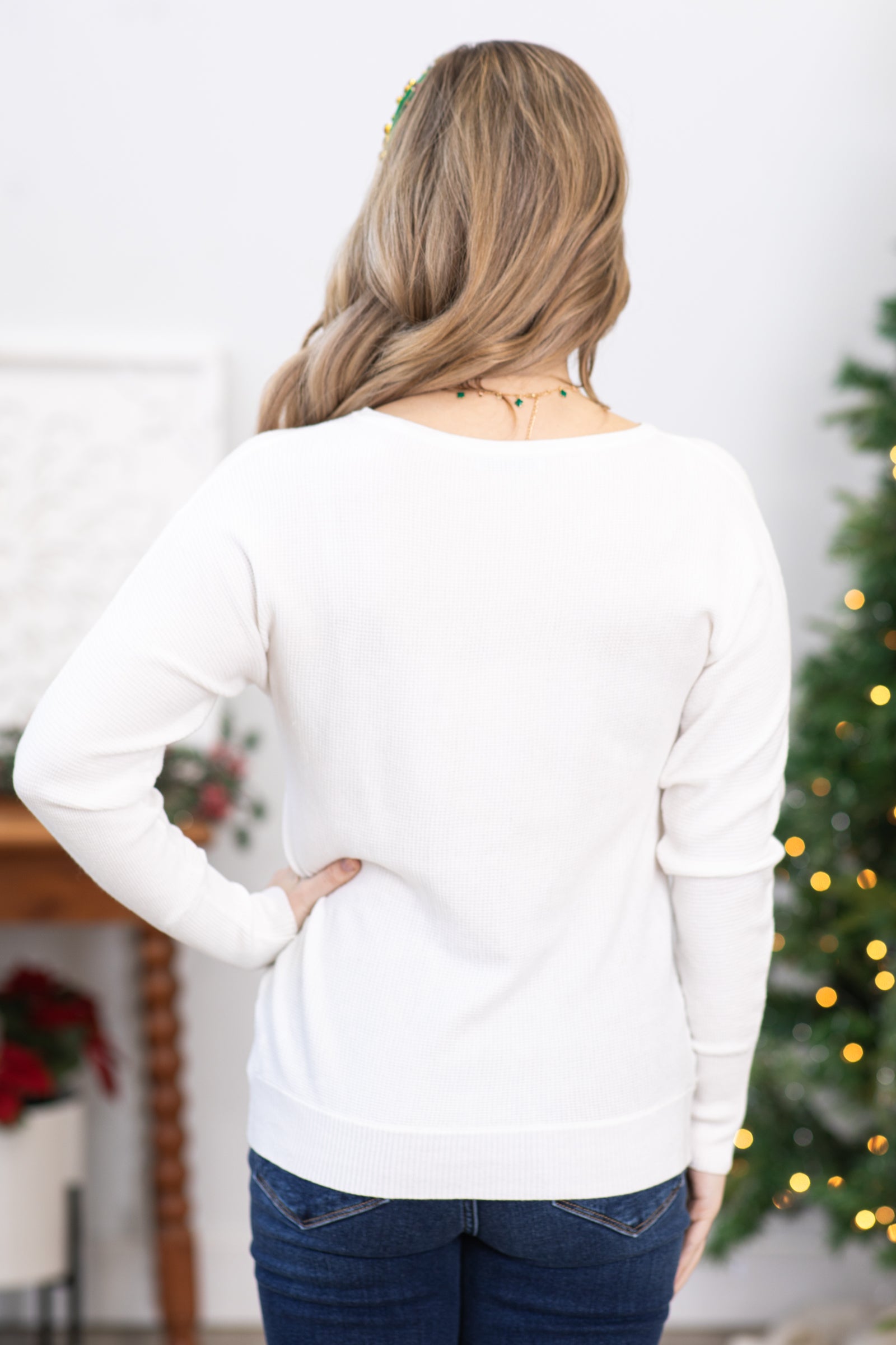 White boat neck outlet sweater