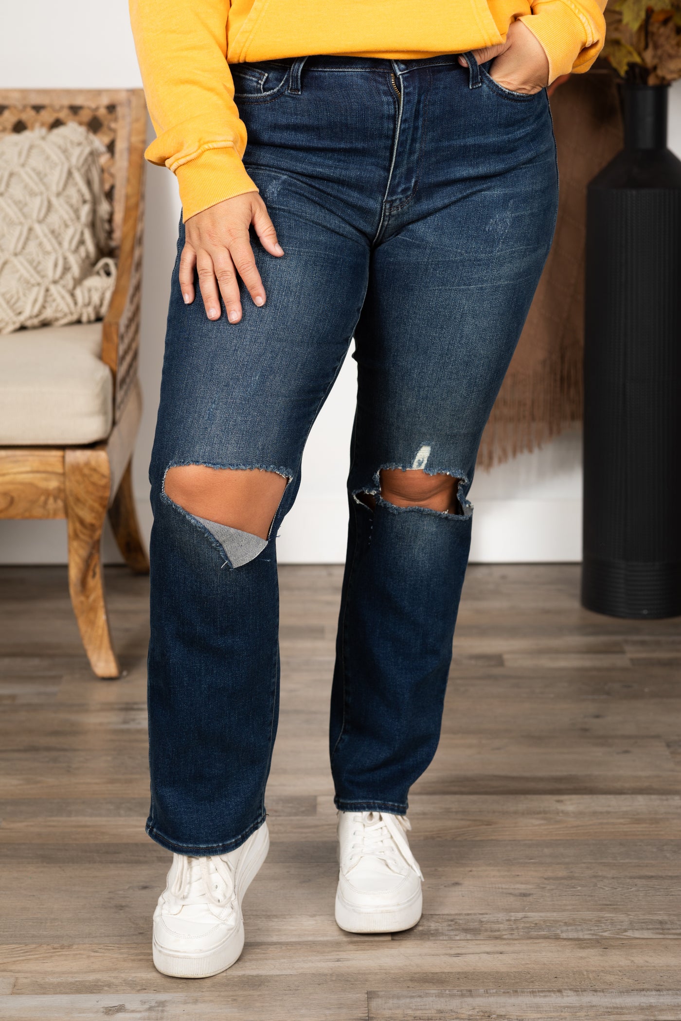 Judy Blue Dark Wash Ripped Knee Dad Jean