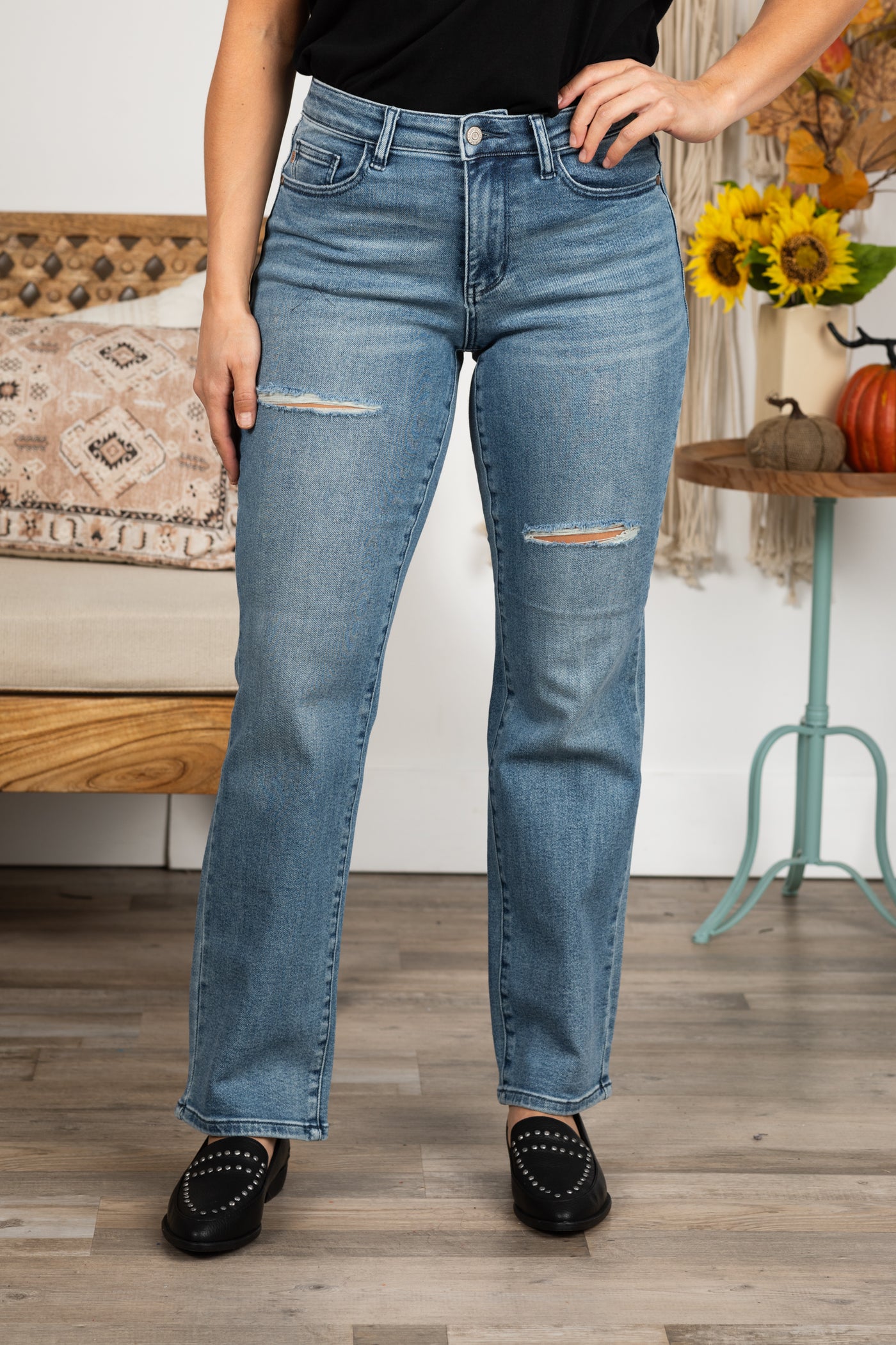 Judy Blue Contrast Wash Distressed Dad Jean