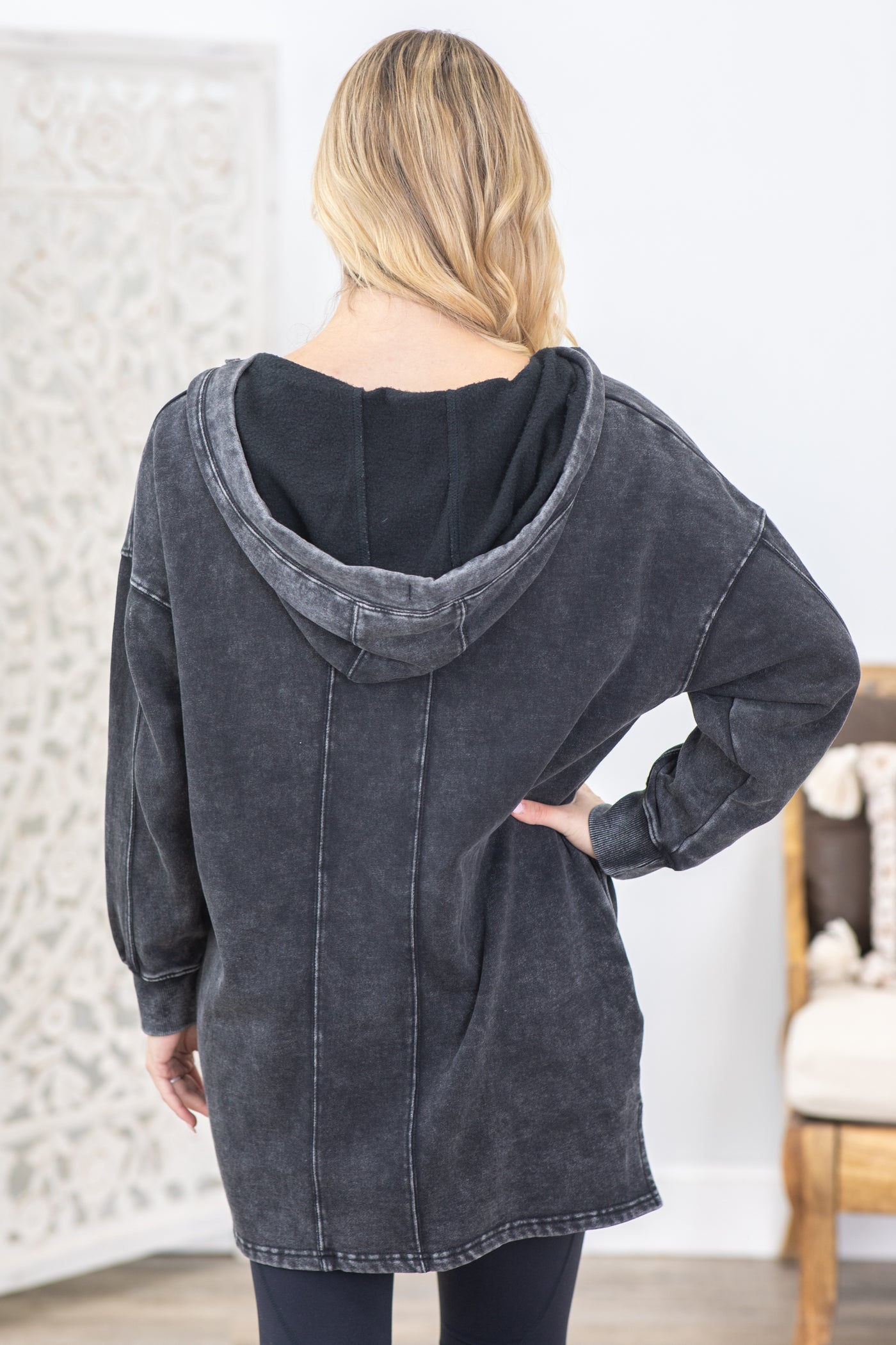 PRE-ORDER Black Longline Mineral-Washed V-Neck Pullover shipping apx 8/30