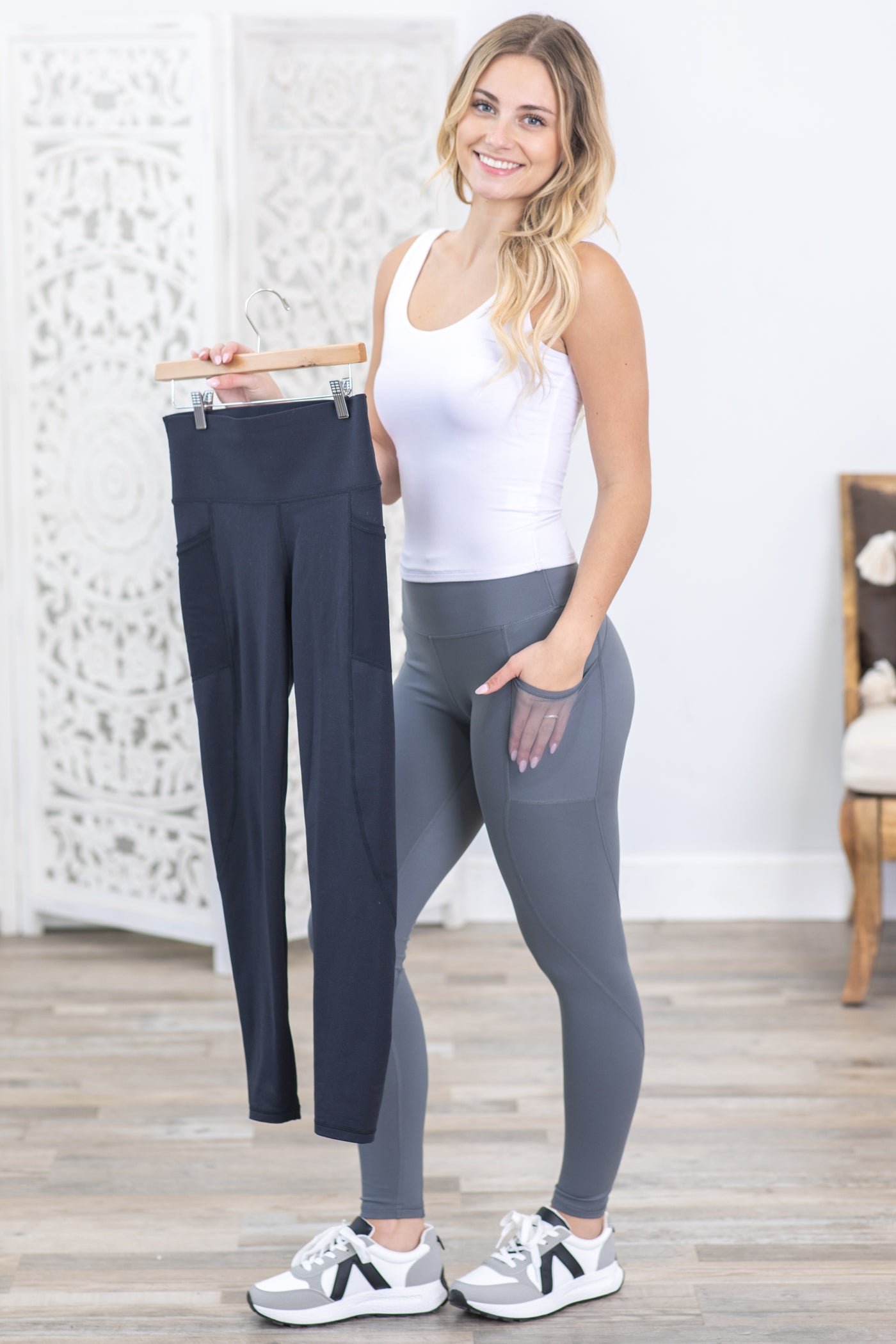 Contour Band Essential Leggings