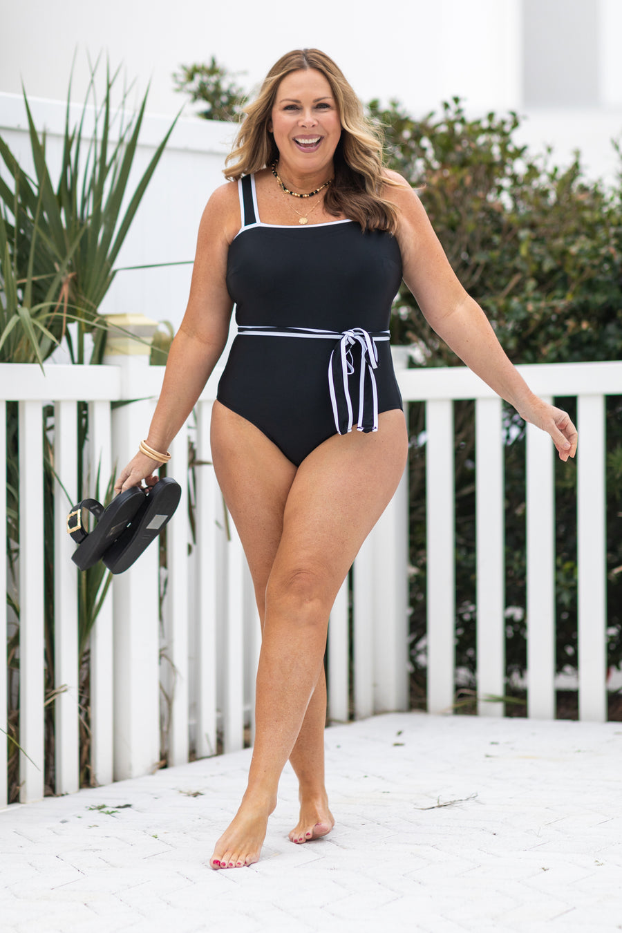 Black And White Edge Belted One Piece Swimsuit