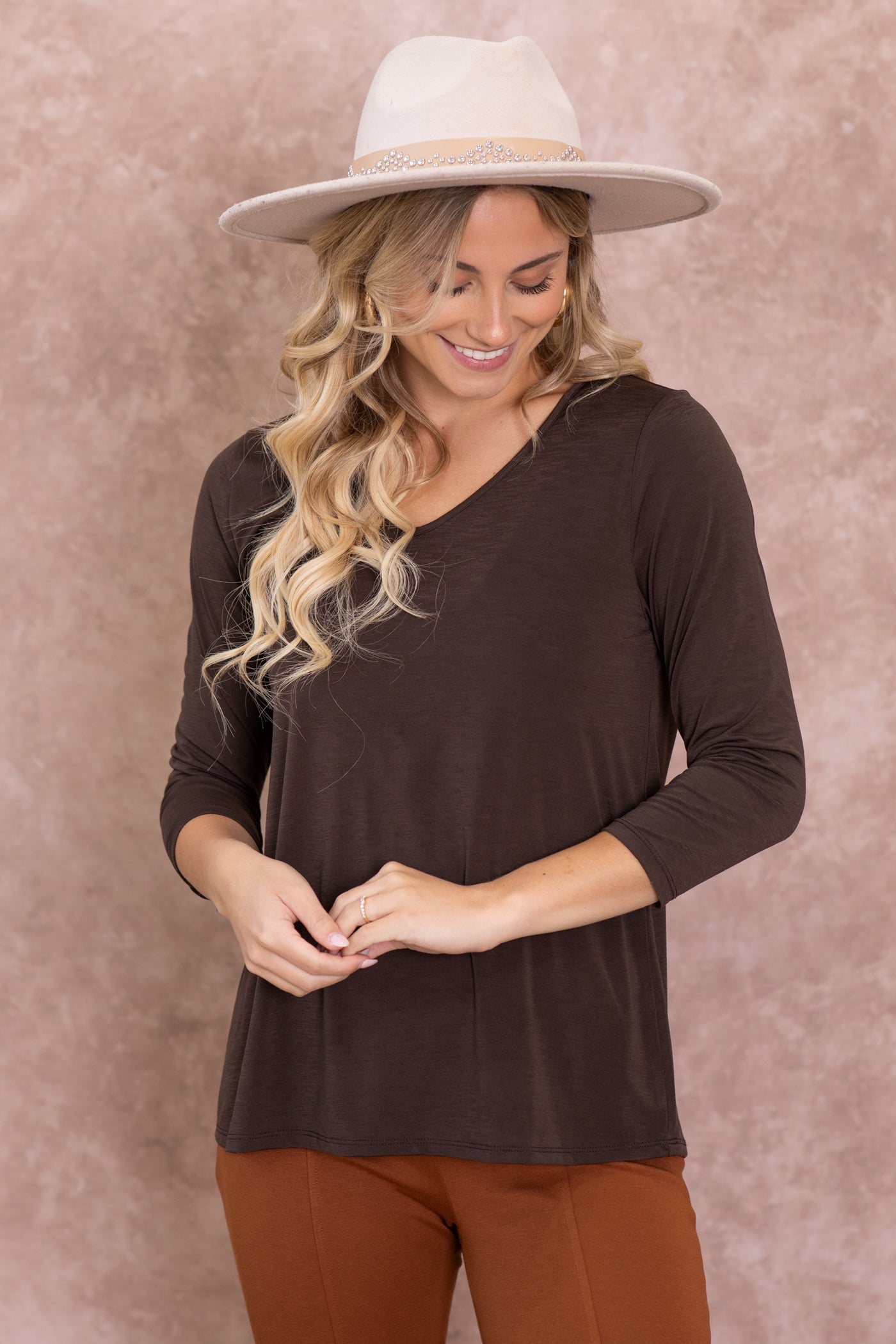 Solid Wrinkle Free V-Neck 3/4 Sleeve Knit Top