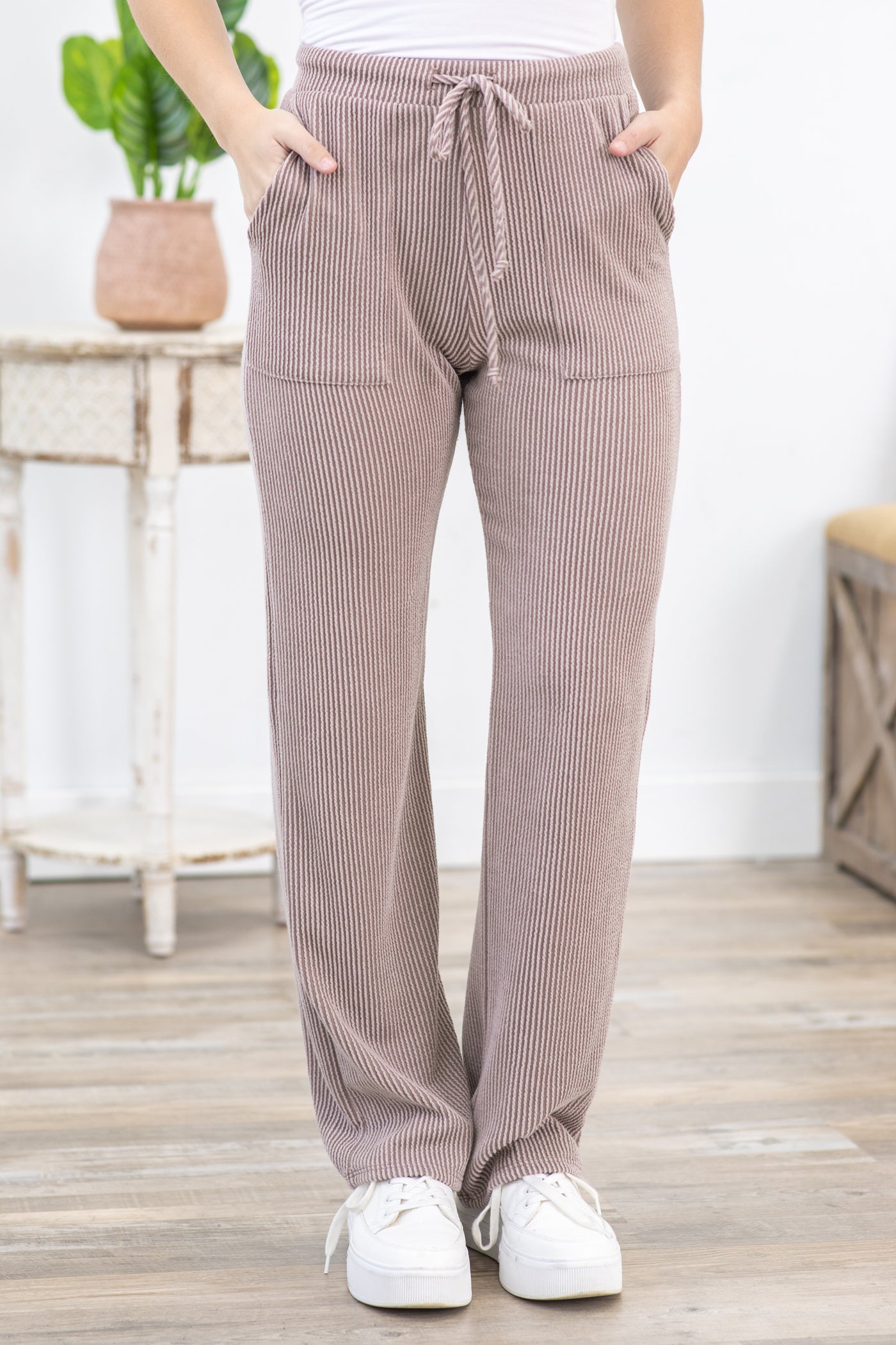 Mocha Solid Ribbed Casual Pants