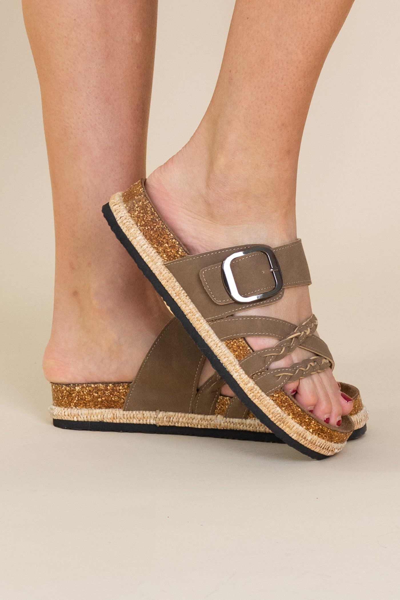 Flatbed Criss Cross Strap With Buckle Sandals