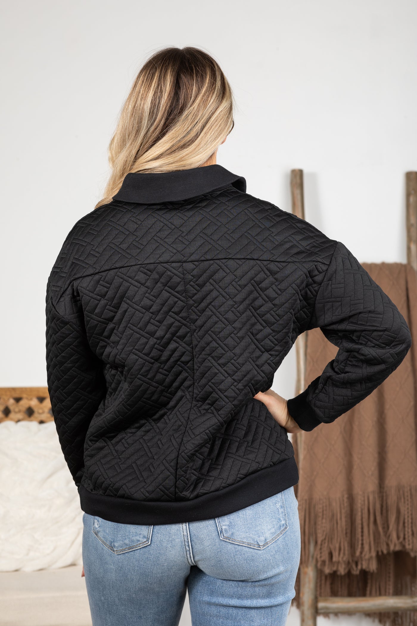 Soft Quilted Pullover With Collar