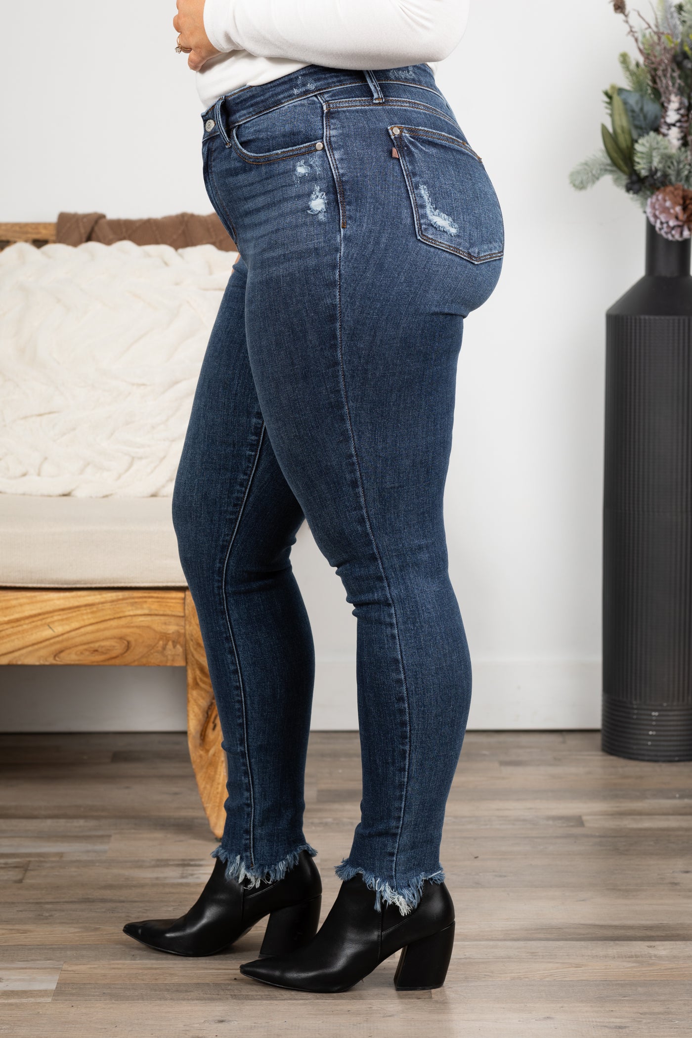 Judy Blue Skinny Shark Bit Hem Jean