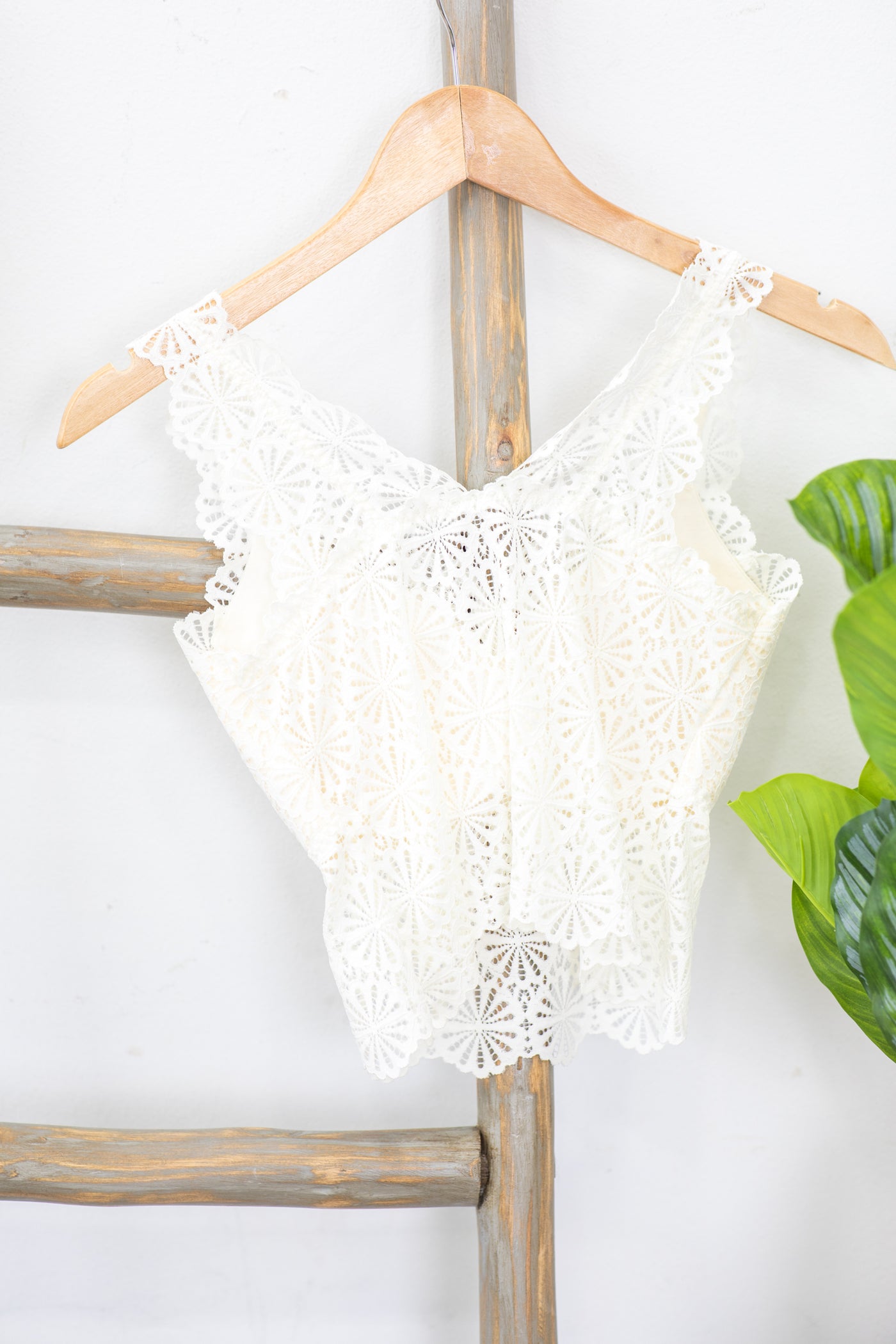 Ivory Scallop Lace V-Neck Bralette