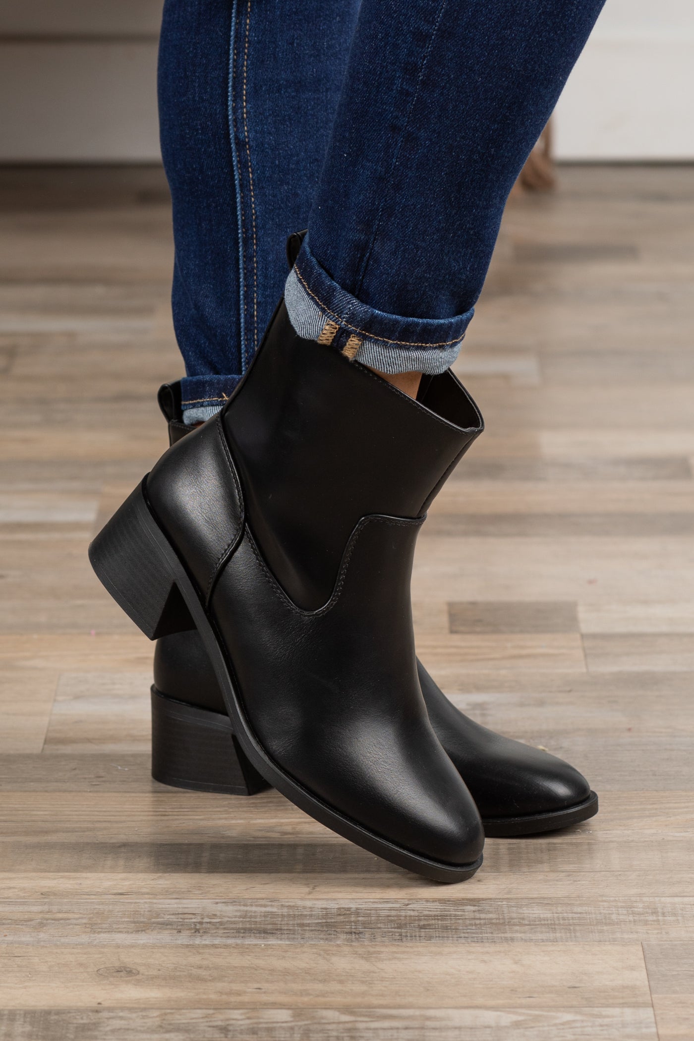 Pull On Round Toe Ankle Booties