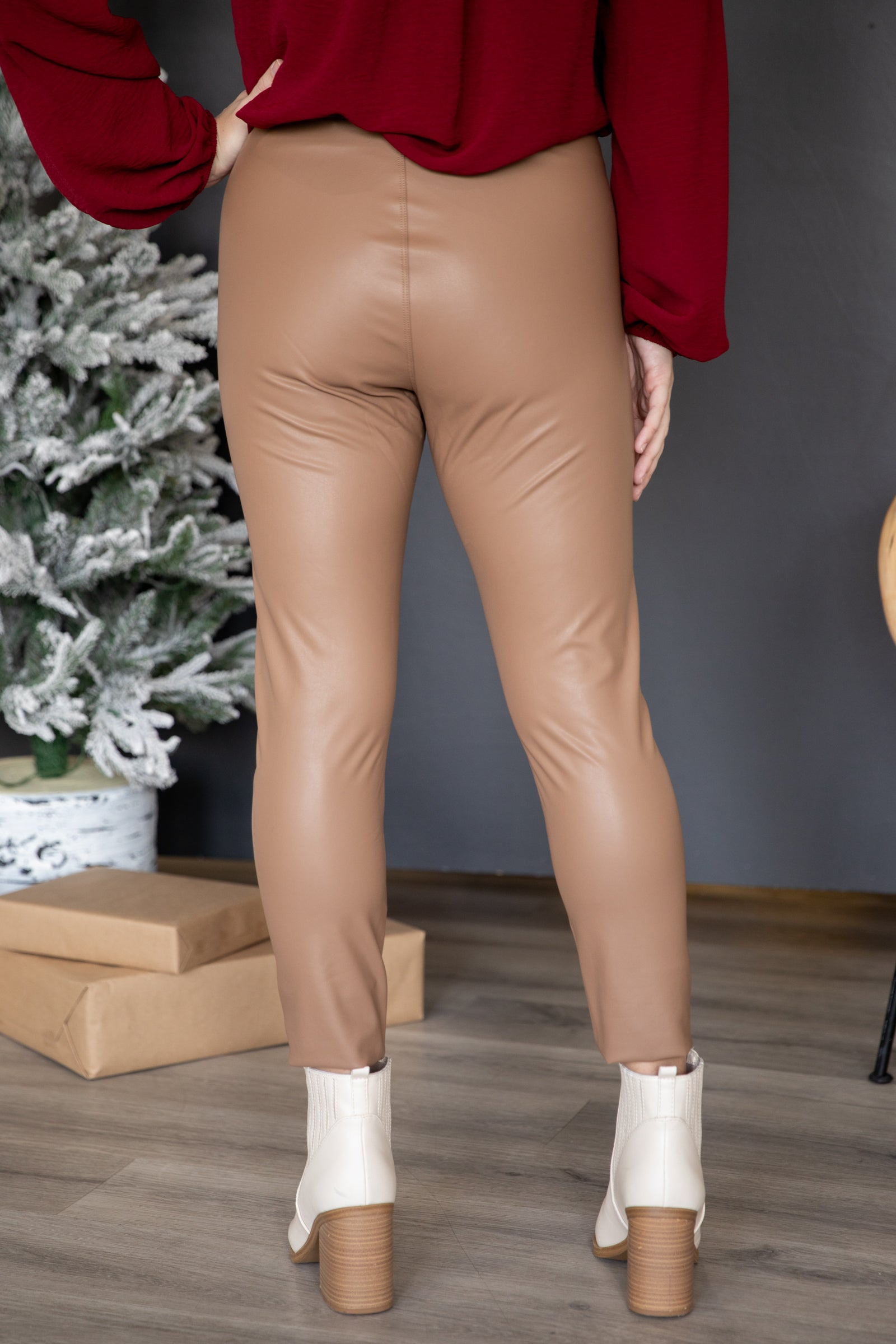 15 Best Faux Leather Leggings in 2024