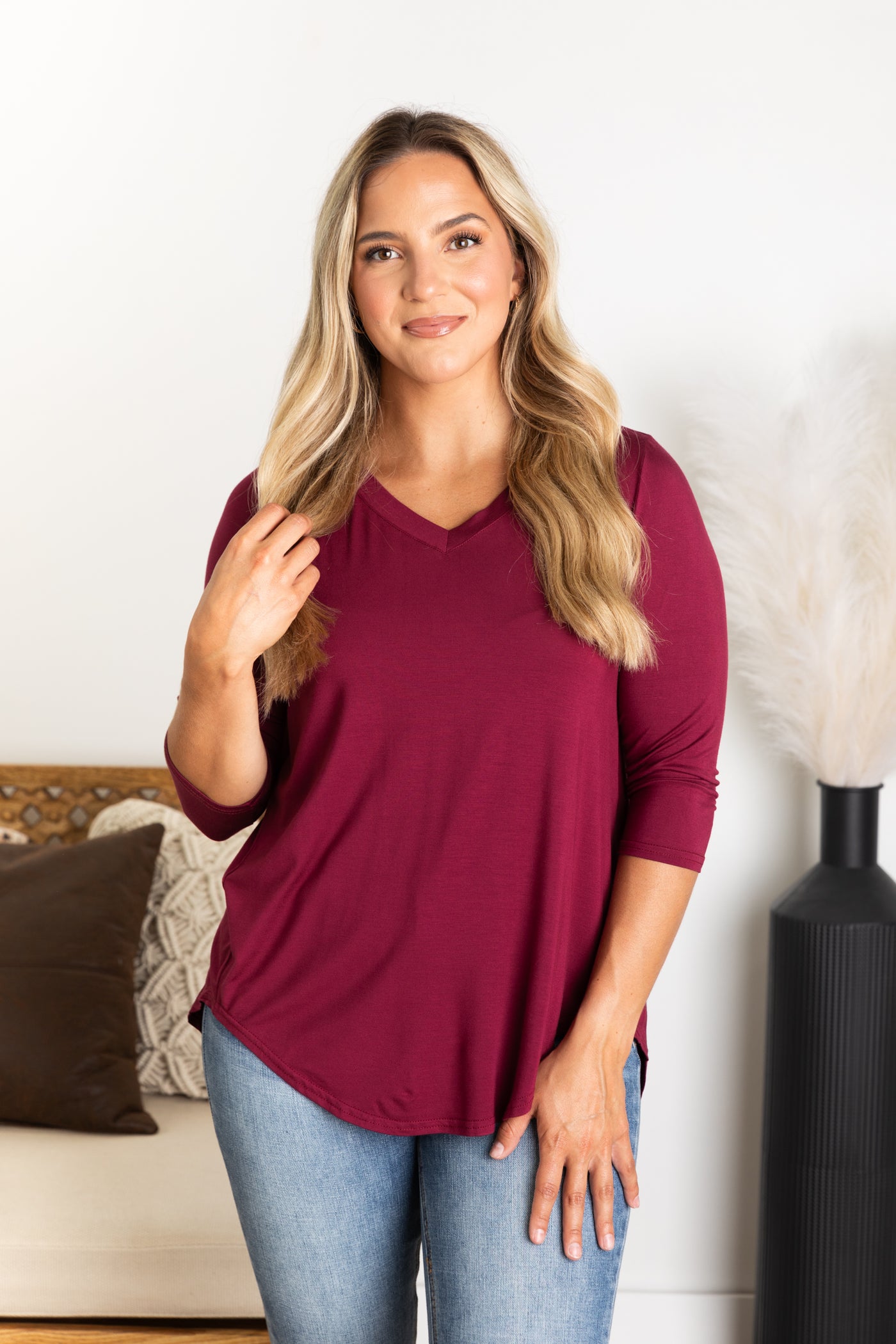 Solid 3/4 V-Neck Knit Top