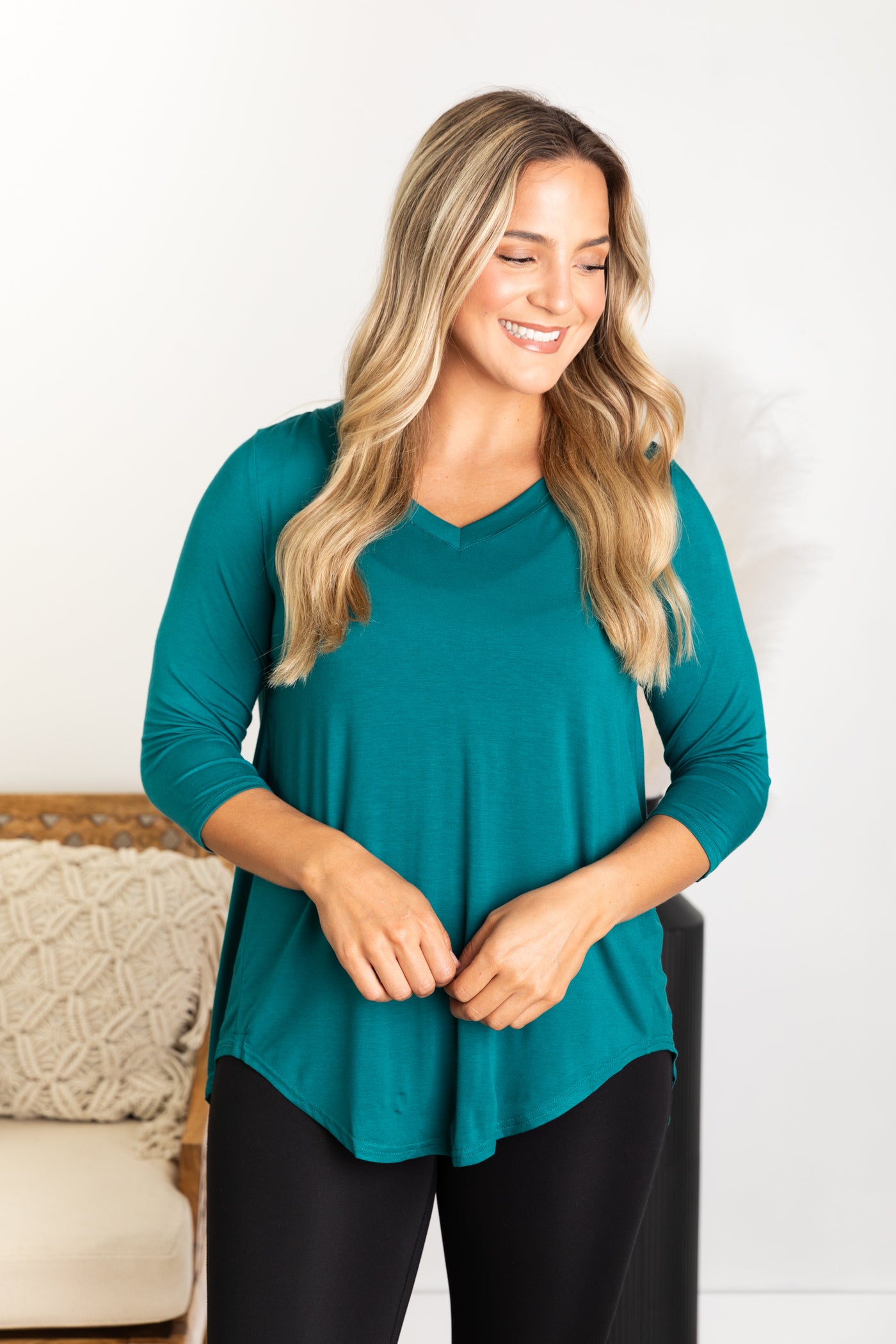 Solid 3/4 V-Neck Knit Top