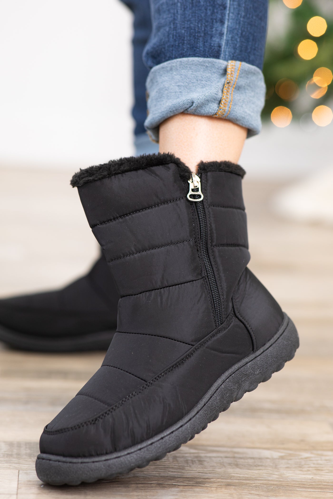 Black Faux Fur Lined Snow Boots