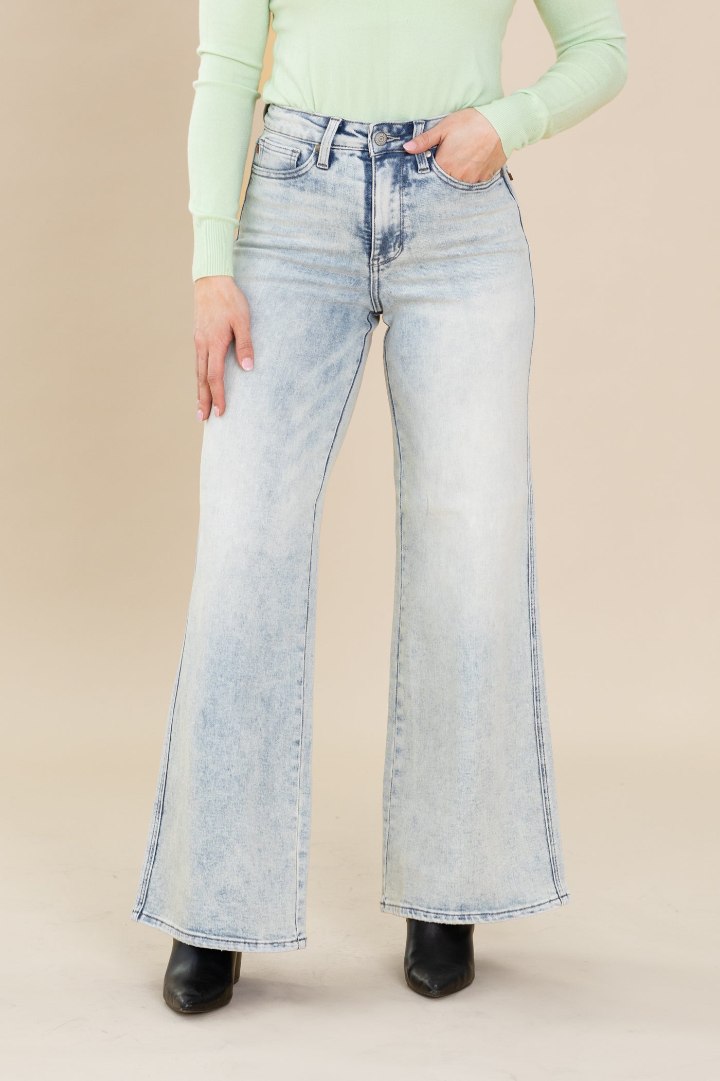 Judy Blue Light Tummy Control Retro Wide Jeans