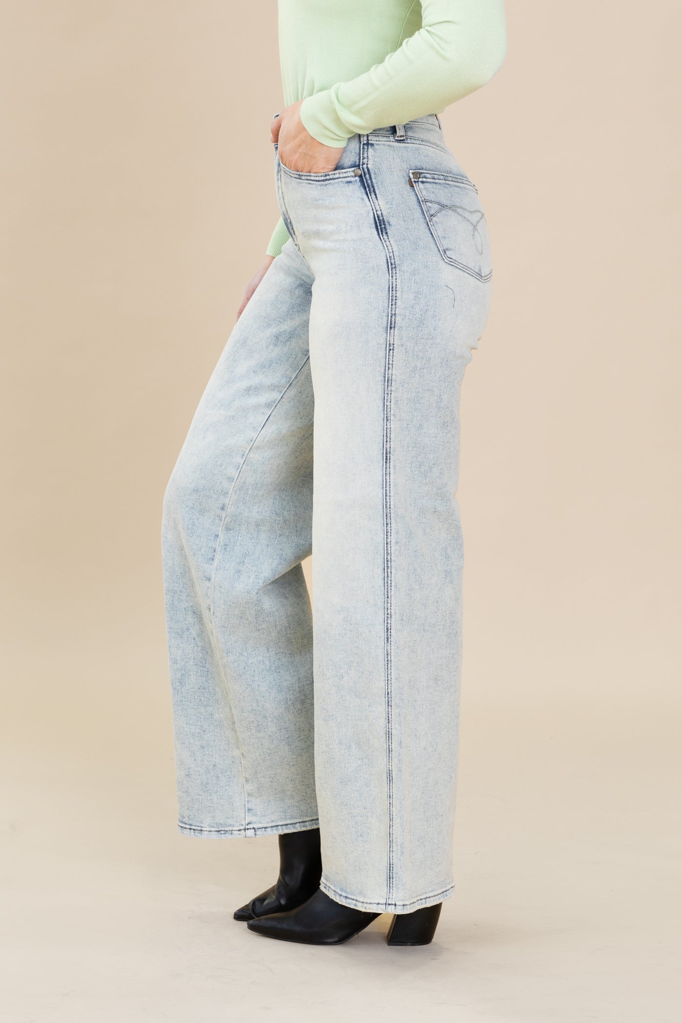 Judy Blue Light Tummy Control Retro Wide Jeans