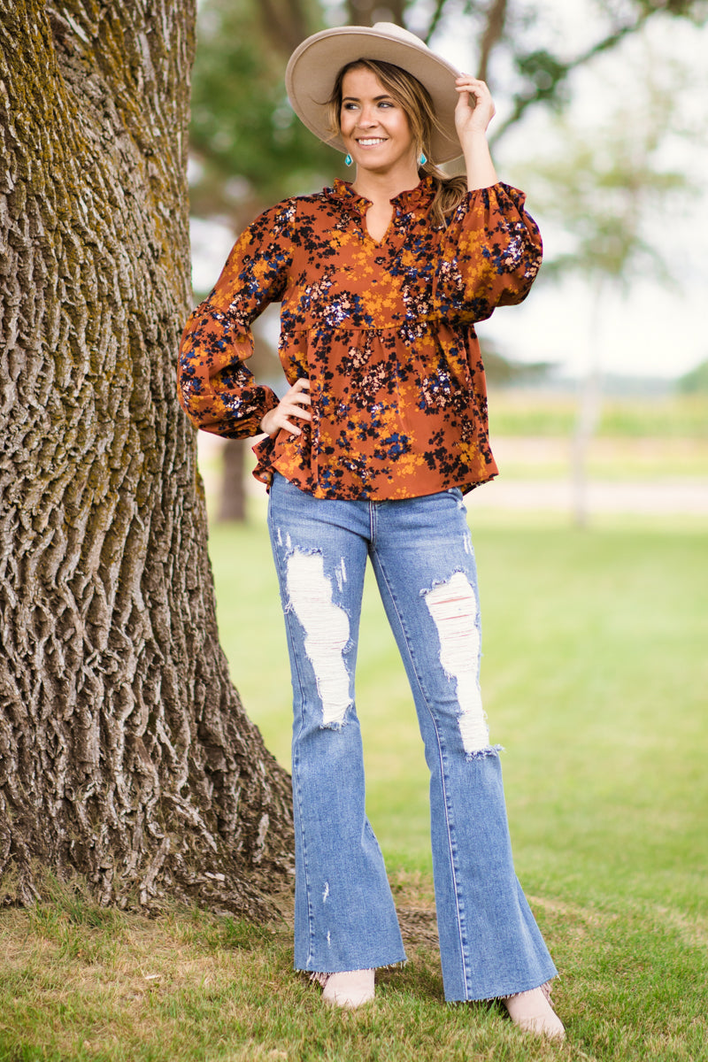 Flare Jeans + Hippy Jeans  Outfits with flares, Flare jeans, Outfit with  flare jeans