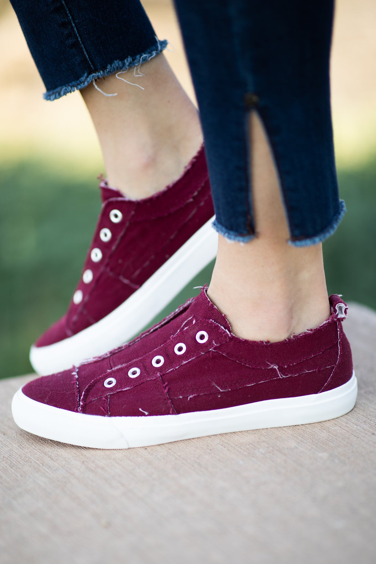 Wine 2025 color sneakers